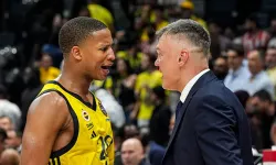 Fenerbahçe'de Beklenmedik Olay! Devon Hall Ameliyat Edildi: Yıldız İsim Sahalardan Kaç Ay Uzak Kalacak?