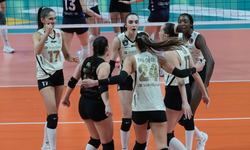 VakıfBank'tan Kayıpsız Galibiyet! İlBank Karşısında Set Vermediler: Derya Cebecioğlu Maça Damga Vurdu!