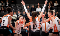 Eczacıbaşı Dynavit Derbide Hata Yapmadı! THY Engelini 3 Sette Geçti