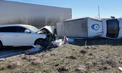 Sivas-Kayseri Yolunda Can Pazarı! Kamyonet, Traktör ve Otomobil Çarpıştı! Kazada Yaralılar Var!