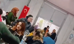 Balıkesir'de İftar Çadırında Gerginlik: Bir Kadına Dış Görünüşü Nedeniyle ‘Oruçlu Değilsin’ Denerek Tepki Gösterildi