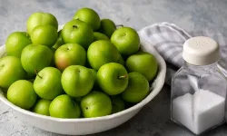 Yeşil Erik Tezgaha Öyle Bir Fiyatla Çıktı Ki... Bir Tanesi Tam 100 Lira! Kilosu 9 Bin TL!