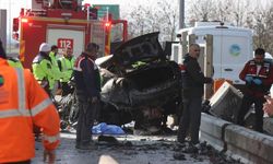 Kuzey Marmara Otoyolu'nda Otomobil Gişelere Ok Gibi Saplandı: Alev Alan Araçtan Acı Haber Geldi!