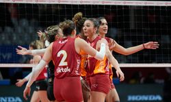 Nefesler Tutuldu, Karar Seti Belirledi! Voleybolda Derbinin Galibi Galatasaray Oldu: İşte Dev Derbinin Özeti: