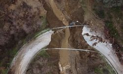 İzmir’de Sağanak! Ödemiş’te Köprü Yıkıldı, Kara Yolu İkiye Ayrıldı!