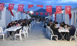 Sındırgı’da Anlamlı Buluşma: Depremzedeler İftar Sofrasında Bir Araya Geldi!