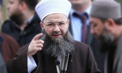 Burhaniye'nin "3 Dakikalık" Ezan Krizi Canlı Yayında! Cübbeli Ahmet Noktayı Koydu: "Oruçlar Kabul mü, Kaza mı Gerekiyor?