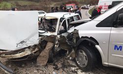 Balıkesir İvrindi’de Feci Kaza! Ekipler Seferber Oldu, Araçlar Hurdaya Döndü