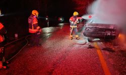 Balıkesir Dursunbey’de Korkutan Araç Yangını! Araç Alevlere Teslim Oldu!