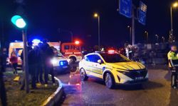 Edremit'te Feci Kaza! Tır Devrildi! Şoför Sıkıştı!