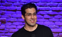 Balıkesir’de Komedi Rüzgarı: Doğu Demirkol 5 Nisan’da Avlu’da!