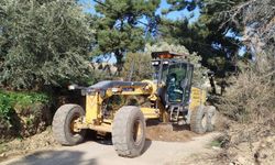 Burhaniye’de Yol Seferberliği: 7 Mahallede Bakım ve Onarım Çalışmaları Tam Gaz