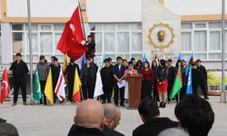 Edremit’te Nevruz Coşkusu! Protokol ve Öğrenciler Türk Dünyası Haftası’nda Buluştu