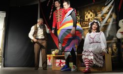 Burhaniye’de Tiyatro Şöleni: "Oyuncakçı Dükkanı" İlk Perdesini Açtı! (29 Mart Etkinlik Rehberi)