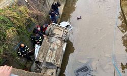 Giresun Tirebolu'da Feci Kaza: Hafif Ticari Araç Dereye Devrildi, 3 Ölü, 2 Yaralı