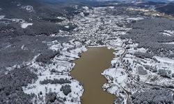 Sındırgı'da Barajlar Doldu: Yaylabayır'da Kartpostallık Kar Manzaraları!