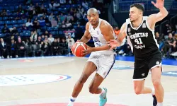 Sinan Erdem'de Müthiş Dönüş: Anadolu Efes, Derbide Beşiktaş GAİN'i Devirdi!