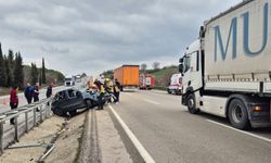 Bursa-Balıkesir Yolunda Otomobil Devrildi: 5 Yaralı