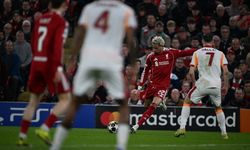 Galatasaray Anfield'da Kabusu Yaşadı! Üst Üste Sakatlıklar ve 4-0'lık Skor! Galatasaray Devler Ligi'ne Veda Etti