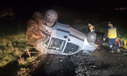 Kepsut Yolunda Feci Kaza! Şarampole Devrilen Araçta Can Pazarı: 2 Yaralı.