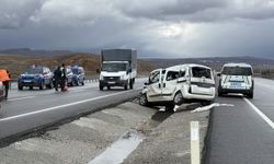 Sivas-Malatya Kara Yolunda Şiddetli Çarpışma: 1 Ağır Yaralı