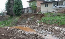 Efeler’de Heyelan ve Sel Alarmı: Çakırlar Çayı Taştı, Evler Boşaltıldı