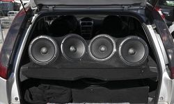 Ses Sistemi Cezası Ertelendi mi? 2026 Yeni Trafik Kanunu Yürürlükte: Tam 21 Bin TL Cezası Var...