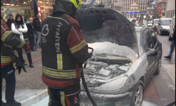 Facia Kıl Payı Engellendi! Balıkesir Çarşı'da Korkutan Araç Yangını! Altıeylül İtfaiyesi Müdahale Etti.