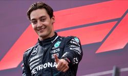 Formula 1’de Sezonun İlk Yarışında Mercedes Şov: George Russell Zirvede, Genç Yıldız Antonelli Kürsüde!