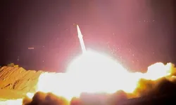 SON DAKİKA! İran, Suudi Arabistan’daki ABD Üssünü Vurdu!