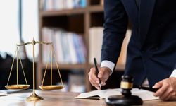 İrtikap Ne Demektir? İrtikap Suçu Nedir, Hangi Eylemler 10 Yıla Kadar Hapis Getirir? İşte Tüm Detaylar!