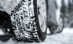 Araç Sahipleri Dikkat! Kış Lastiği Uygulaması Ne Zaman Bitiyor? Tarihi Değişti: 1 Nisan Değil, İşte Yeni Tarih...