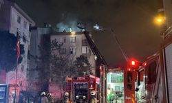 Üsküdar Bulgurlu’da Korkutan Yangın: 5 Katlı Binanın Çatısı Kül Oldu!