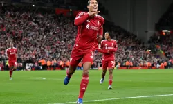Virgil van Dijk Galatasaray Yolunda mı? Liverpool'un Dev Stoperinden Sosyal Medyayı Sallayan Hamle!