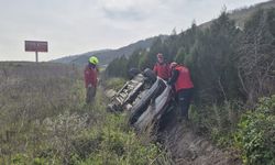 Son Dakika: İstanbul-İzmir Otoyolu'nda Korkutan Kaza! Susurluk Mevkiinde Araç Savruldu: Yaralılar Var!