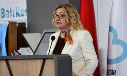 Balıkesir'de 8 Mart'a Damga Vuran Panel! "Kadın Toplumun Geleceğidir!"