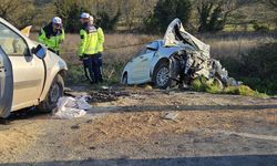 Balıkesir-Savaştepe Yolunda Can Pazarı: Kafa Kafaya Çarpıştılar, 1 Ölü, 2 Yaralı!