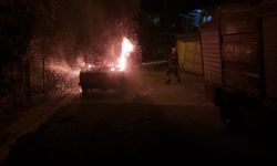 Dursunbey’de Korkutan Araç Yangını! Ferahevler Caddesi Alevlere Teslim Oldu: İşte O Anlar!