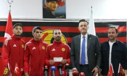 Ak Parti Milletvekili Nebi Hatipoğlu'ndan Eskişehirspor'a Can Suyu! 5 Milyon TL'lik Çek Verdi!