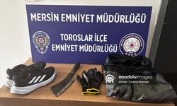 Mersin’de Bankada Satırlı Gasp Dehşeti: Maskeli Soyguncu Yakayı Ele Verdi!