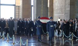 Edremit Belediyesi Tarihinde Bir İlk! Başkan Ertaş ve Heyeti Anıtkabir’de Ata’nın Huzurunda