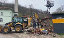 Kepsut’ta Hizmet Seferberliği! Sosyal Belediyecilikten Altyapıya 18 Nisan Çıkartması