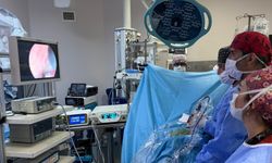 Bel Fıtığında Bıçak Altı Devri Bitiyor! Balıkesir’de Uygulanan "1 Santimetrelik" Mucize: AUSS Nedir?