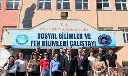 300 Öğrenci, 32 Atölye: Balıkesir’de Sosyal ve Fen Bilimleri Çalıştayı’na "Değişim" Damgası!