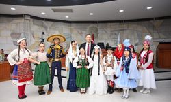 Dünyanın renkleri Balıkesir'de... 2. Uluslararası Çocuk Festivali başladı