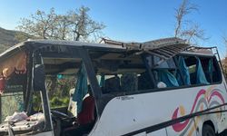 Adana’da Korkutan Kaza! Tarım İşçilerini Taşıyan Midibüs Devrildi: Çok Sayıda Yaralı Var!