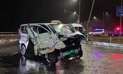 Adıyaman'da Zincirleme Kaza: Meyve Yüklü Tır Devrildi, 5 Yaralı