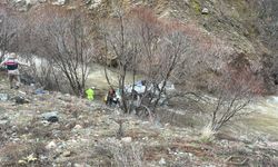 Erzincan’da Korkutan Kaza: Minibüs Dereye Uçtu! 2’si Çocuk 6 Yaralı – Yaralıların Sağlık Durumu Nasıl?