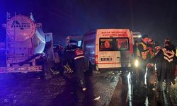 SON DAKİKA: Burdur’da Feci Kaza! Tarım İşçilerini Taşıyan Minibüs Tırla Çarpıştı: 7 Ölü, 3 Yaralı!