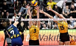 VakıfBank, Fenerbahçe'ye 3-1 Yenildi! Fenerbahçe Medicana Seriyi 1-1'e Getirdi!